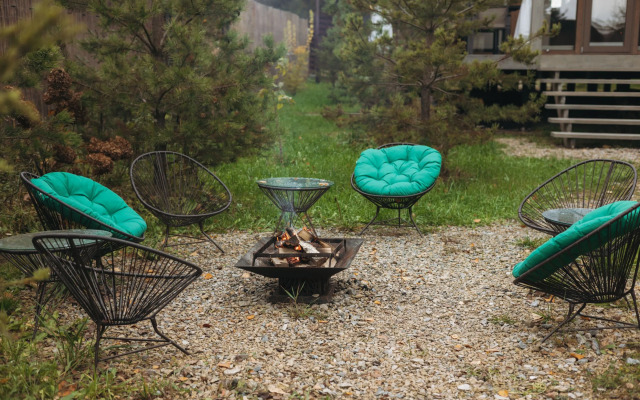 Частный дом с баней бочкой у воды и леса