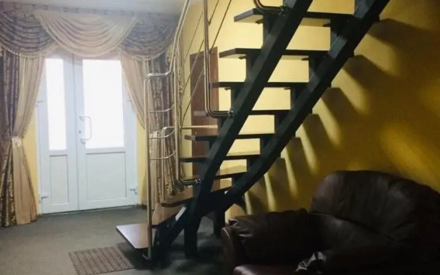 Отель Эльтур