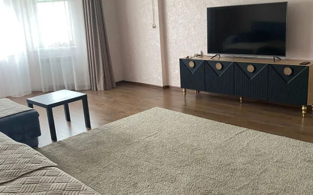 Kvartira Dvuska po Cene Odnuski Nedaleko ot Hrama Buddy Sak'amuni