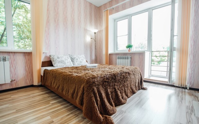 Trekhkomnatnye apartamenty ekonom na 8 spalnykh mest  Apartments