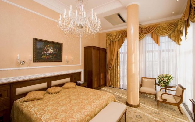 Aton Hotel