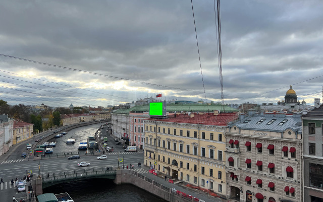 Апартаменты с Видом на Мойку