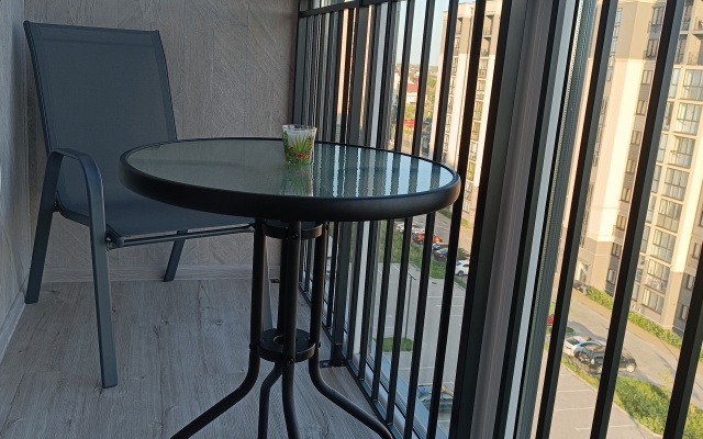 V Novom Dome Flat