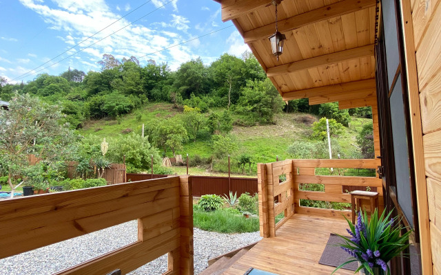 Domiki Lastochka Chalet