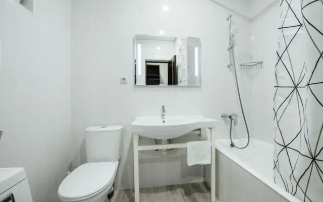 Peak Season 2 Apartments