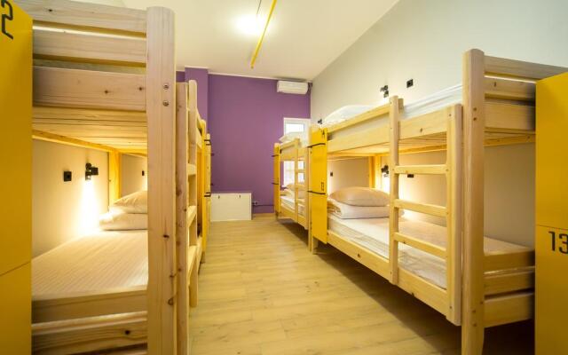Bee Station Hotel