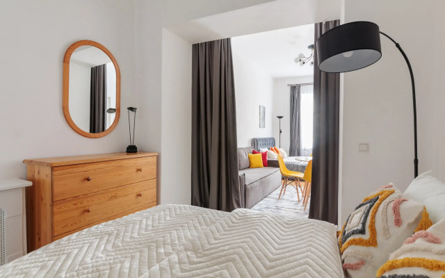 Апартаменты у Дворцовой площади DereMRents ДереМРентс