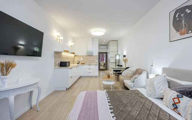 Alis v ZhK Hedlajner 493 Apartments