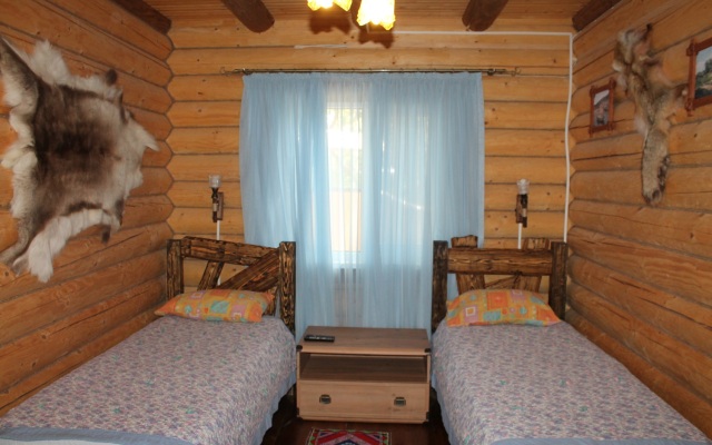 Dom Srub v Parkovoj Zone Cottage