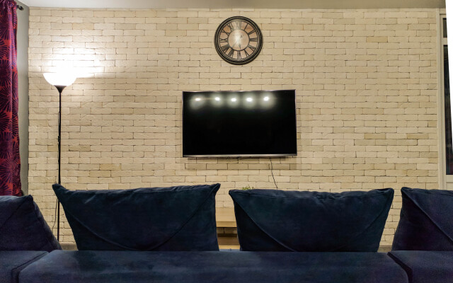 Pati Holl Guest house	