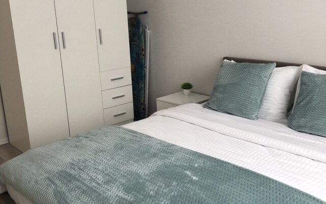 U metro Solncevo Flat