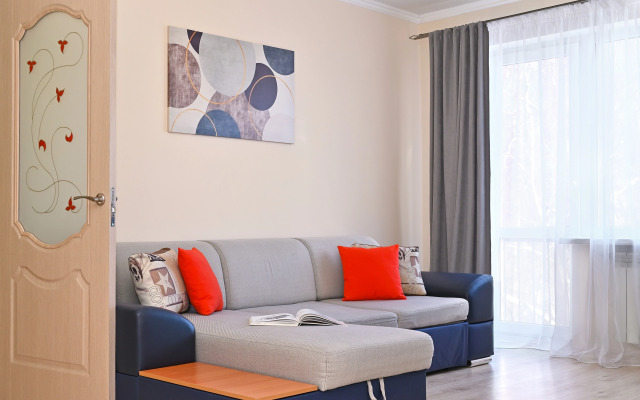 New Life U Tsentralnoy Ploschadi Apartments