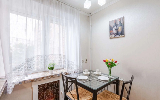 Na Ulitse Molodogvardeyskaya 225 Flat
