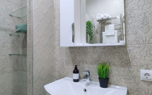 Dvukhkomnatnaya Molodogvardeyskaya 2/95 Flat