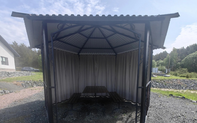 Gostevoy Dom Pavola Guest House