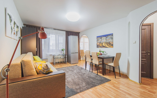 GM ryadom s Ekspocentrom i Belym domom Apartments