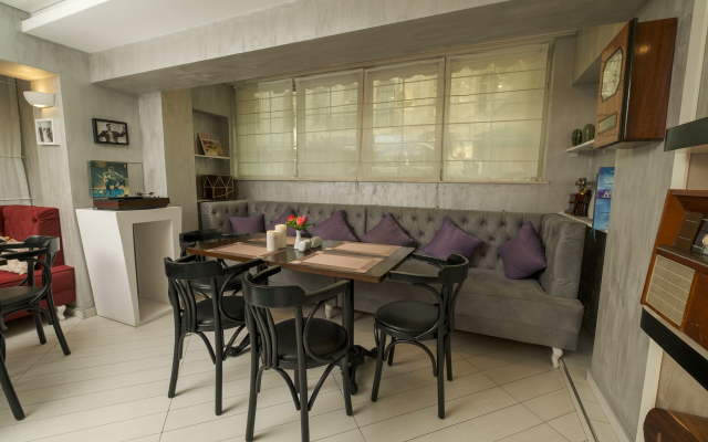 Maestro Hotel