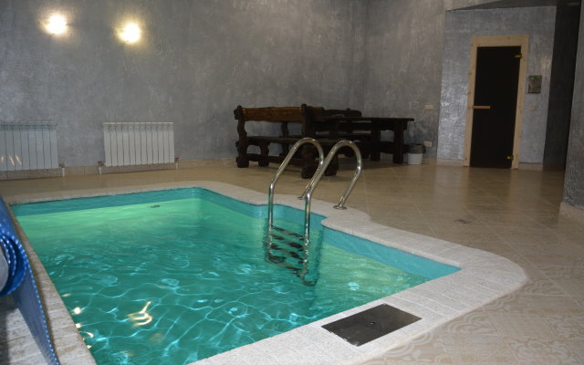 Gostiniy Dvor Hotel