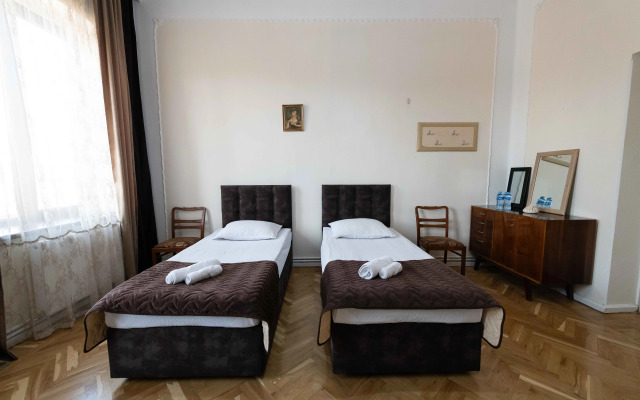 Anna's Guest House Gori Guest House