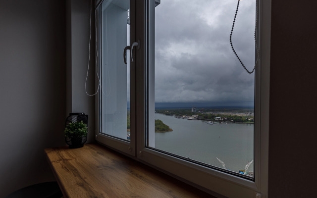 Avtorskie s voskhititel'nym vidom na reku Apartment