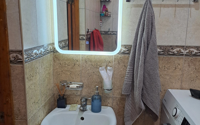 2-kh komnatnaya r-n Dubravy Flat