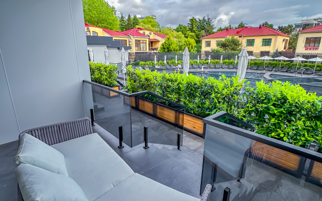 Dvukhurovnevye s basseynom Apartments