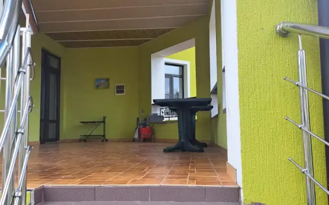 Yava Guest house