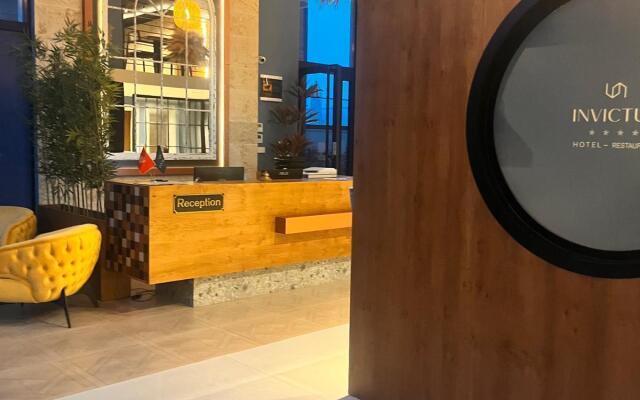 Invictus Hotel
