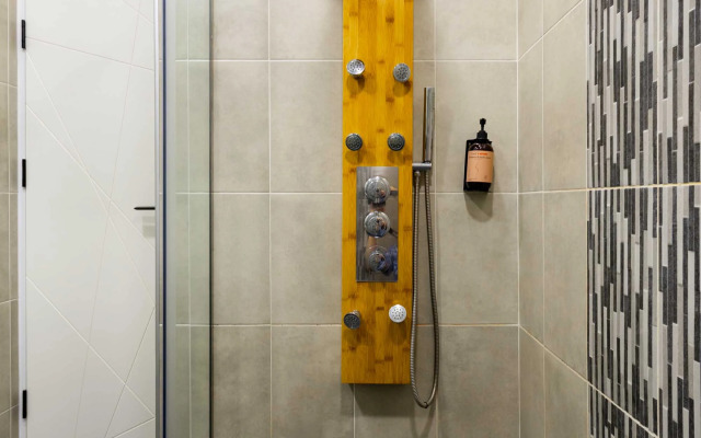 KeyGo #0077, 1 Bedroom, Saryan Street Apartments