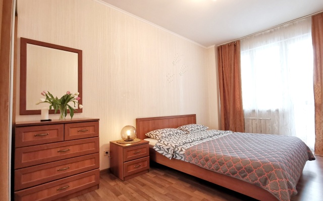 Uyutnye i Prostornye v Sovremennom Raione Apartaments