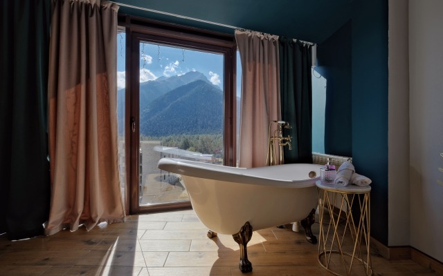 GrandShale Hotel