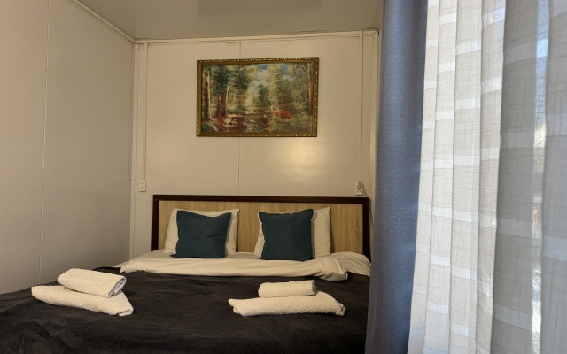 Samolet Guest House