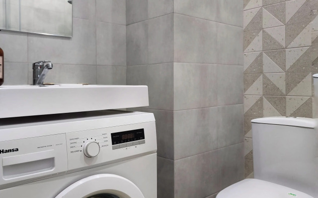 Prostornaya Studiya S Balkonom Flat