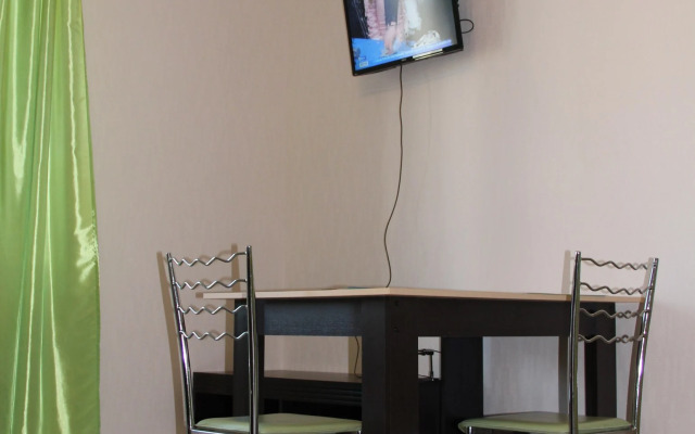 V 5 Minutakh Ot M. Devyatkino Studio Flat