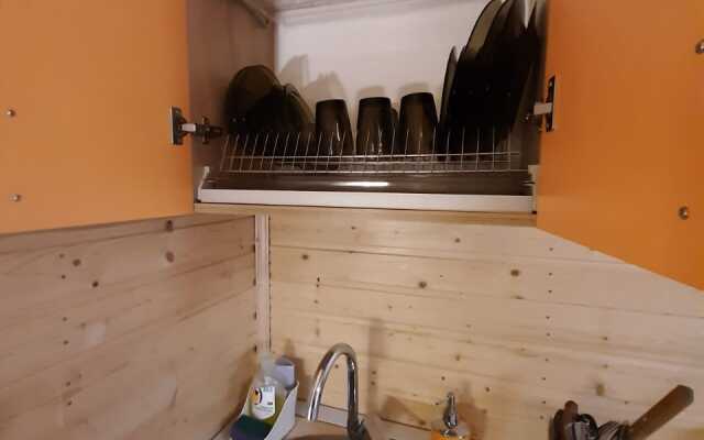 V Gostyah U Skazki Guest house