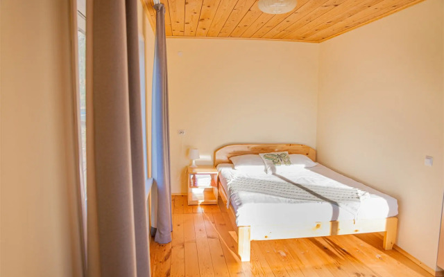 Lyubo-Dorogo Guest House