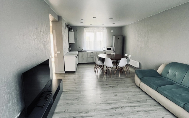 Частный дом С баней уличным бассейном и джакузи