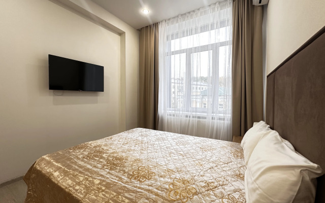 Okolo Kremlevskoy Naberezhnoy Apartments