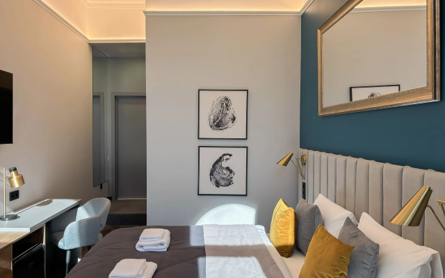 Отель Лопатин Невский 100