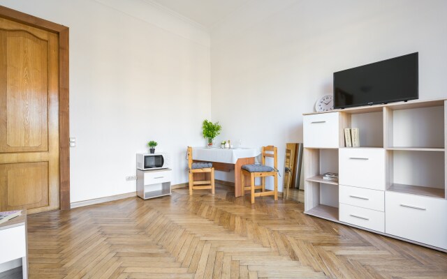 Жилое помещение Комната с Балконом на Васильевском Острове