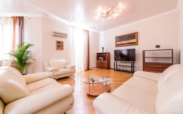 Na 5-m Voykovskom Apartments