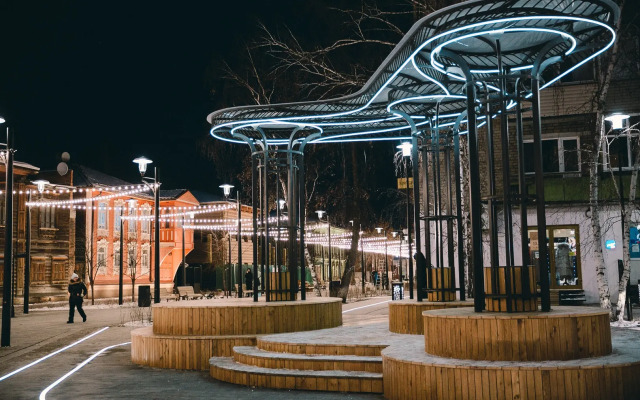 VyDoma na Tyumenskom Arbate s vidom na Bul'var Dzerzhinsko Apartments