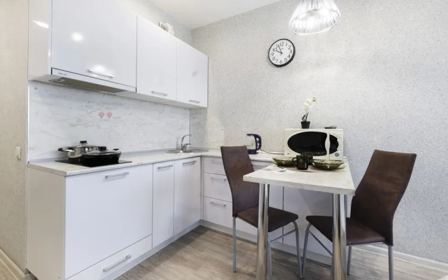Апартаменты Prince Apartments на ПроспектеСтроителей 18 (112)