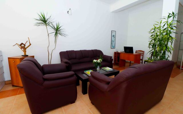 Yoho Thuruliya Lodge Hotel
