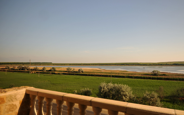 Zamok Azov Hotel