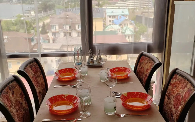 Uyutnaya Yevro-Dvushka U Morya S Panoramnym Vidom