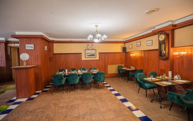 Saratovskaya Hotel