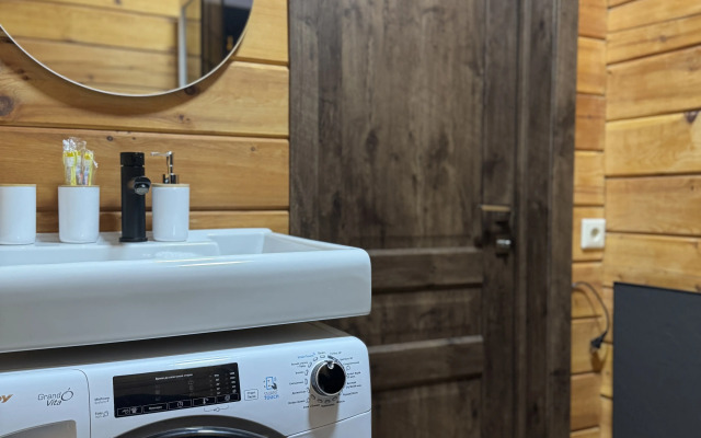 Uyutny Derevyanny Domik U Reki Private House