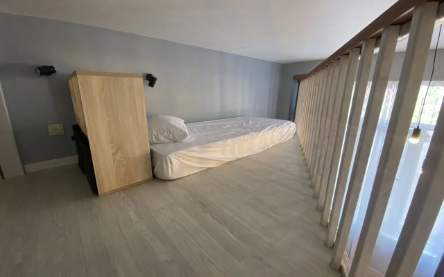 Na Veseloy 82/1 Flat