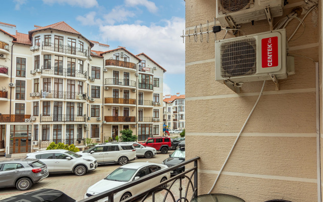 Znamenitaya Krymskaya Flat